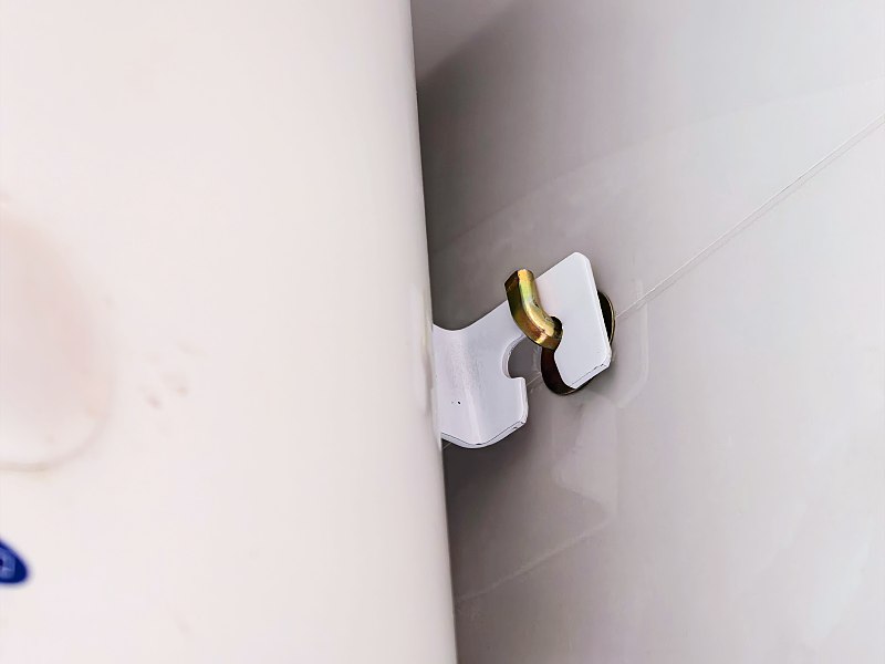 Wall-mounted installation